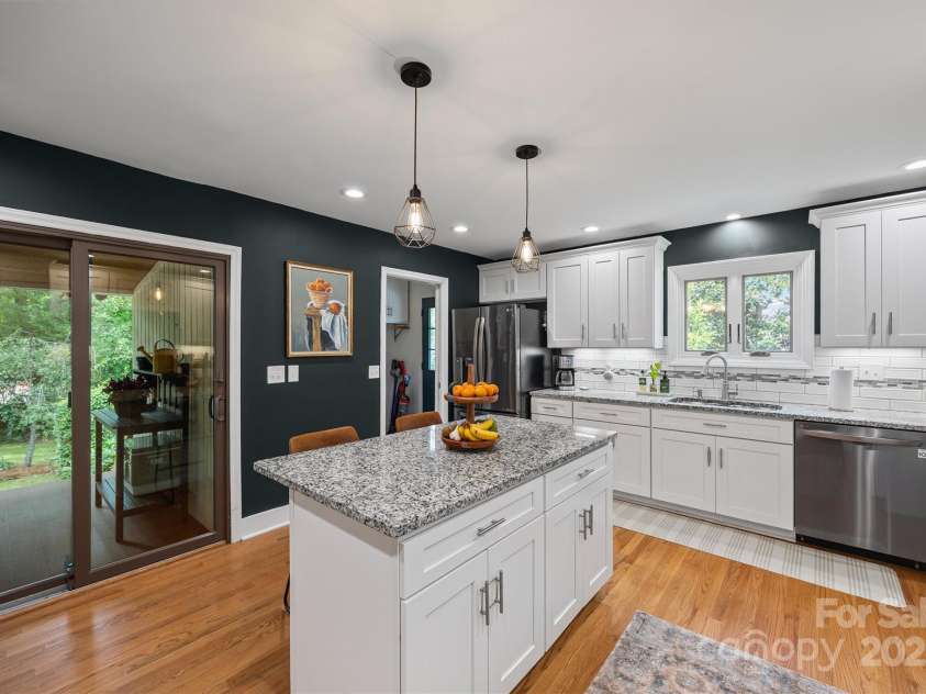 2116 Lynbridge Drive, Charlotte, NC 28270.  MLS# CAR4295610, YatesRealty ID 35273. 