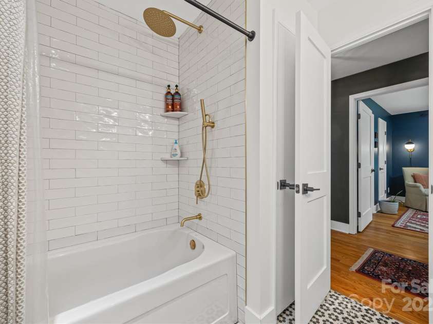 2116 Lynbridge Drive, Charlotte, NC 28270.  MLS# CAR4295610, YatesRealty ID 35273. 