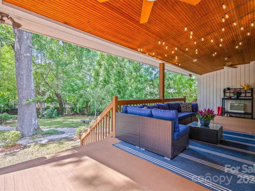 2116 Lynbridge Drive, Charlotte, NC 28270.  MLS# CAR4295610, YatesRealty ID 35273. 
