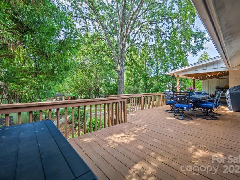 2116 Lynbridge Drive, Charlotte, NC 28270.  MLS# CAR4295610, YatesRealty ID 35273. 