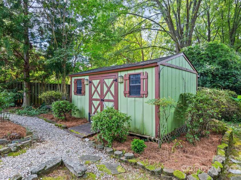 2116 Lynbridge Drive, Charlotte, NC 28270.  MLS# CAR4295610, YatesRealty ID 35273. 