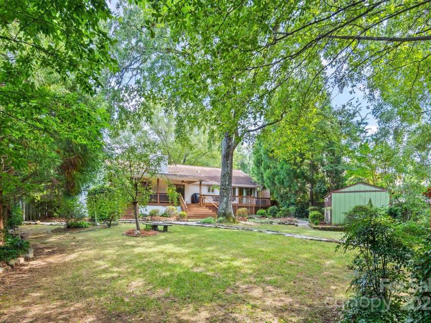 2116 Lynbridge Drive, Charlotte, NC 28270.  MLS# CAR4295610, YatesRealty ID 35273. 
