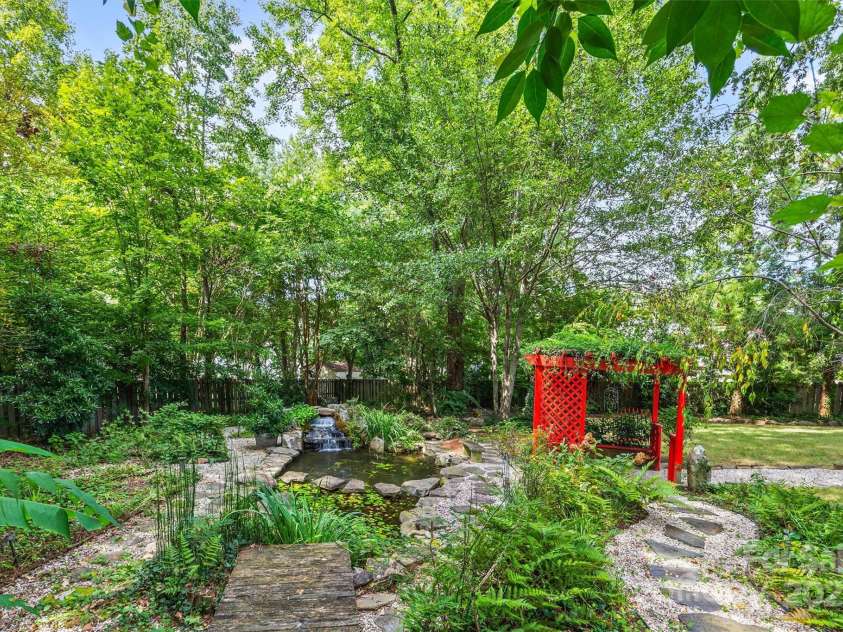 2116 Lynbridge Drive, Charlotte, NC 28270.  MLS# CAR4295610, YatesRealty ID 35273. 