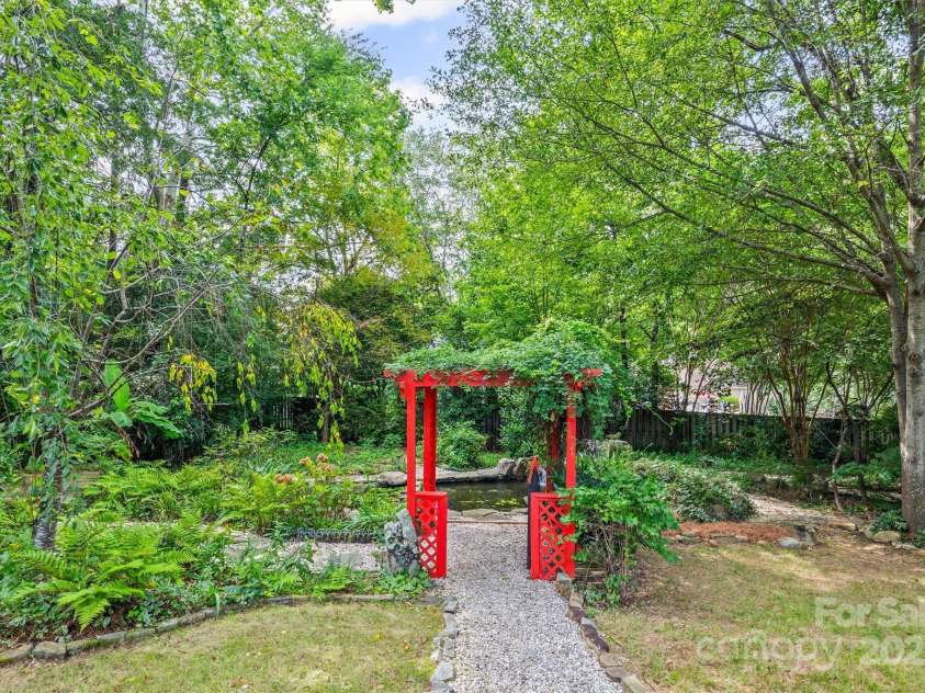 2116 Lynbridge Drive, Charlotte, NC 28270.  MLS# CAR4295610, YatesRealty ID 35273. 
