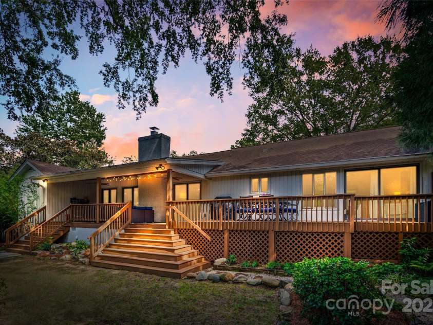 2116 Lynbridge Drive, Charlotte, NC 28270.  MLS# CAR4295610, YatesRealty ID 35273. 
