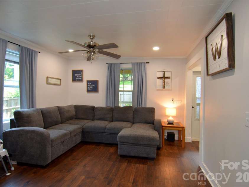 120 7th Street, Marion, NC 28752.  MLS# CAR4392013, YatesRealty ID 35274. 