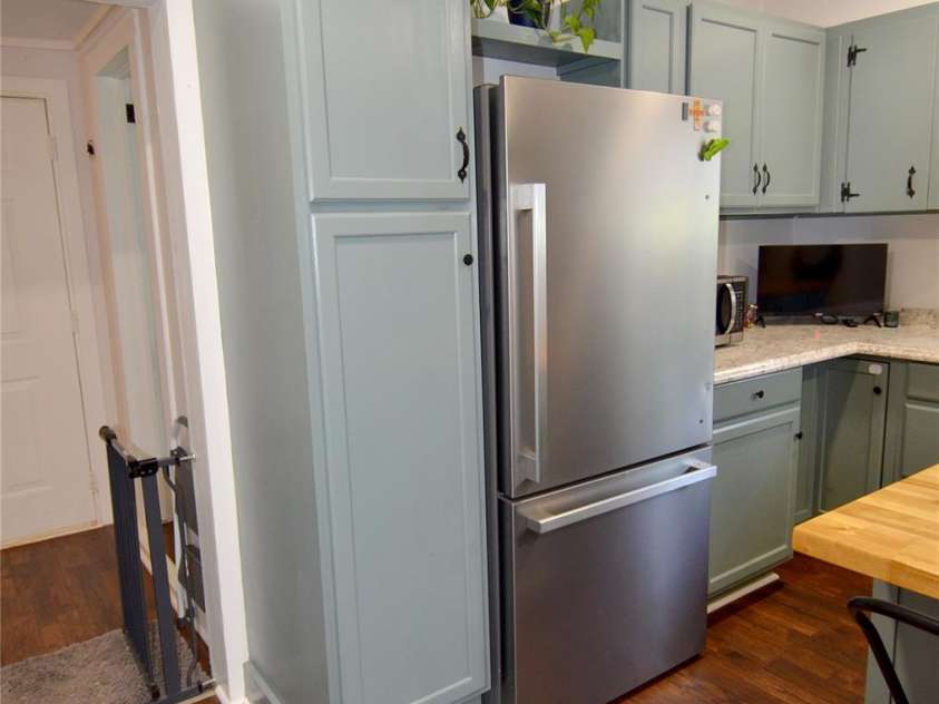120 7th Street, Marion, NC 28752.  MLS# CAR4392013, YatesRealty ID 35274. 
