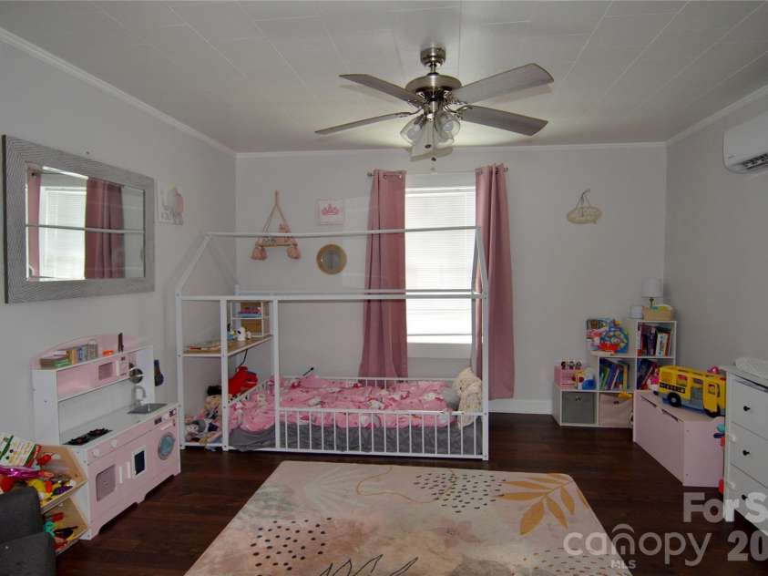 120 7th Street, Marion, NC 28752.  MLS# CAR4392013, YatesRealty ID 35274. 