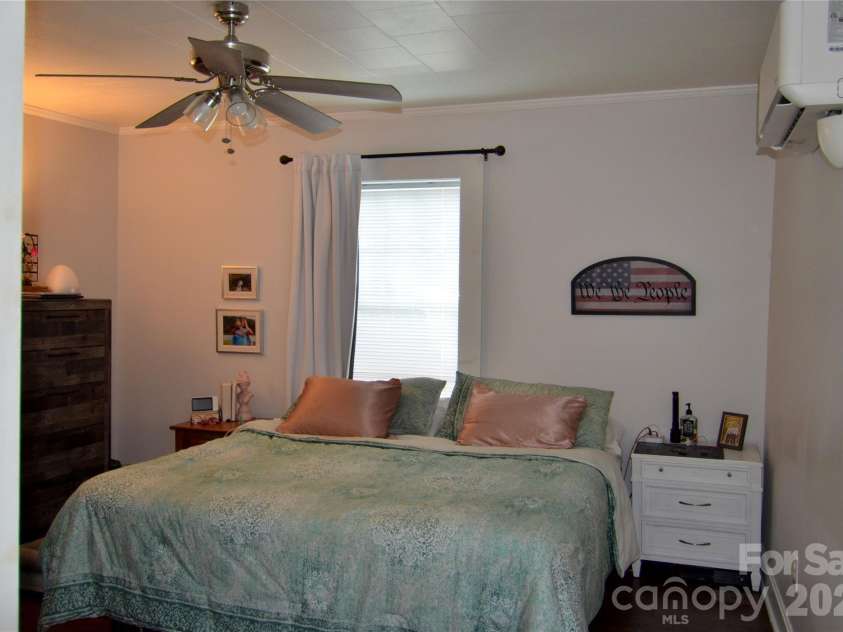 120 7th Street, Marion, NC 28752.  MLS# CAR4392013, YatesRealty ID 35274. 