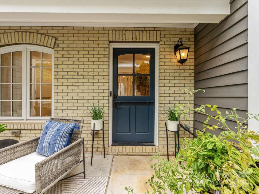 2032 Euclid Avenue, Charlotte, NC 28203.  MLS# CAR4290792, YatesRealty ID 35274. 