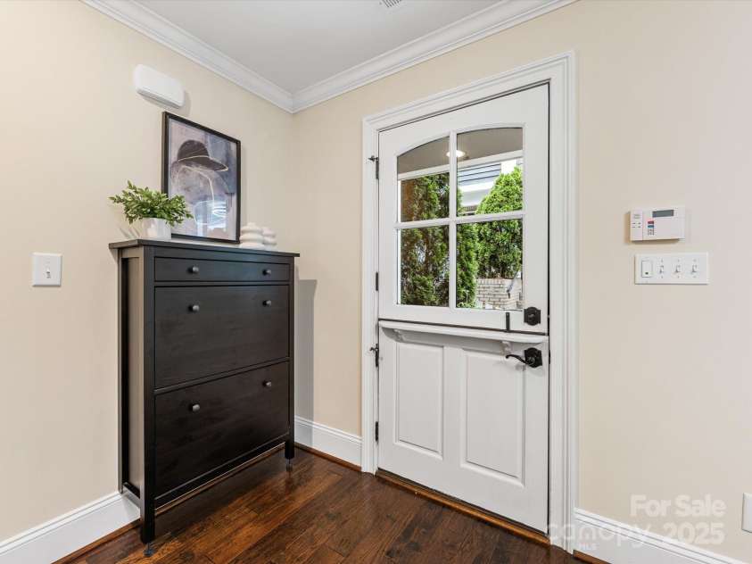 2032 Euclid Avenue, Charlotte, NC 28203.  MLS# CAR4290792, YatesRealty ID 35274. 