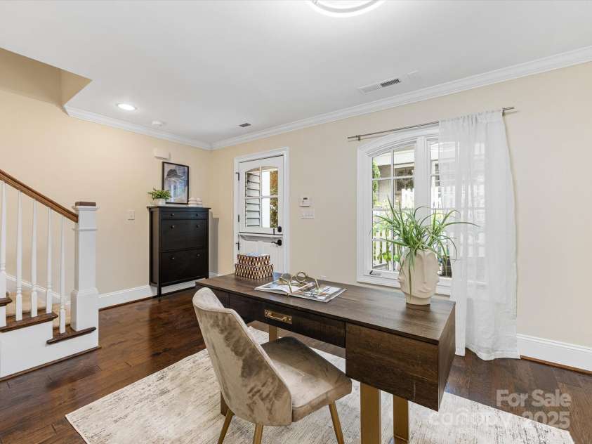 2032 Euclid Avenue, Charlotte, NC 28203.  MLS# CAR4290792, YatesRealty ID 35274. 