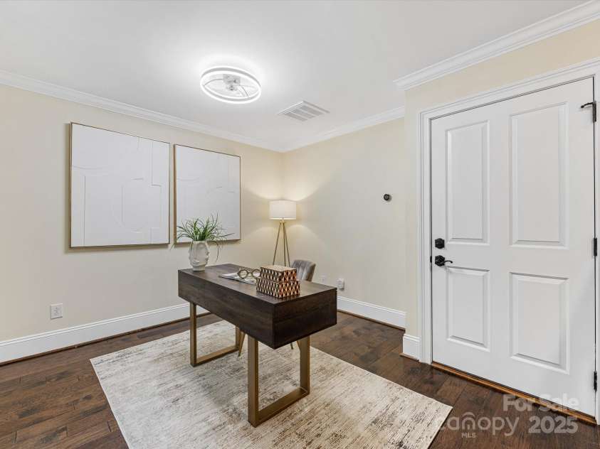 2032 Euclid Avenue, Charlotte, NC 28203.  MLS# CAR4290792, YatesRealty ID 35274. 