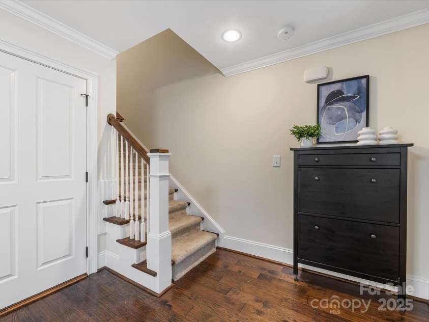 2032 Euclid Avenue, Charlotte, NC 28203.  MLS# CAR4290792, YatesRealty ID 35274. 