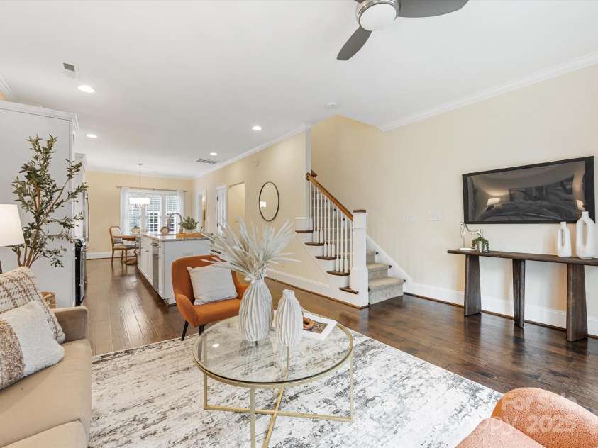 2032 Euclid Avenue, Charlotte, NC 28203.  MLS# CAR4290792, YatesRealty ID 35274. 