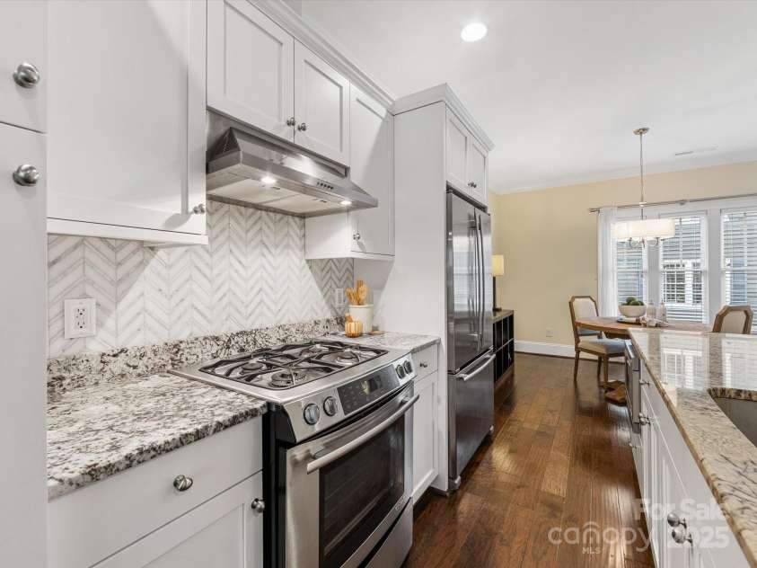 2032 Euclid Avenue, Charlotte, NC 28203.  MLS# CAR4290792, YatesRealty ID 35274. 
