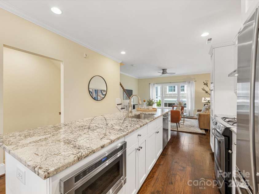 2032 Euclid Avenue, Charlotte, NC 28203.  MLS# CAR4290792, YatesRealty ID 35274. 