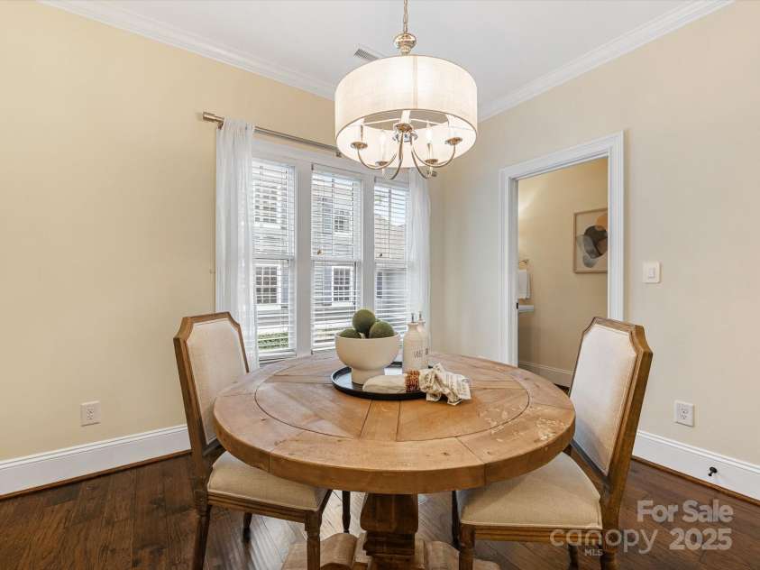 2032 Euclid Avenue, Charlotte, NC 28203.  MLS# CAR4290792, YatesRealty ID 35274. 