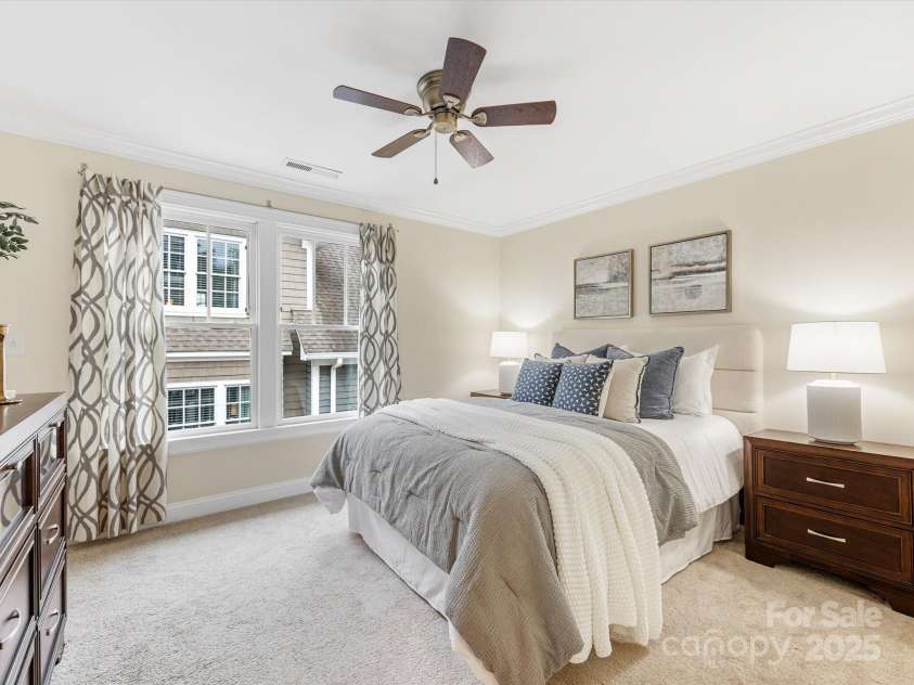 2032 Euclid Avenue, Charlotte, NC 28203.  MLS# CAR4290792, YatesRealty ID 35274. 
