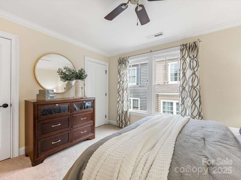 2032 Euclid Avenue, Charlotte, NC 28203.  MLS# CAR4290792, YatesRealty ID 35274. 