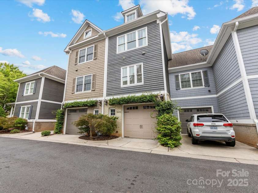 2032 Euclid Avenue, Charlotte, NC 28203.  MLS# CAR4290792, YatesRealty ID 35274. 