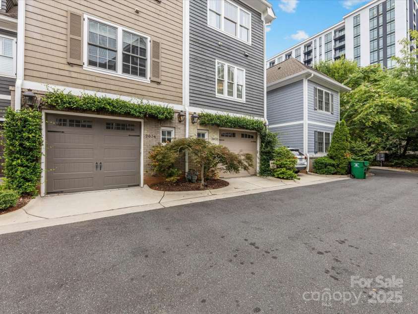 2032 Euclid Avenue, Charlotte, NC 28203.  MLS# CAR4290792, YatesRealty ID 35274. 