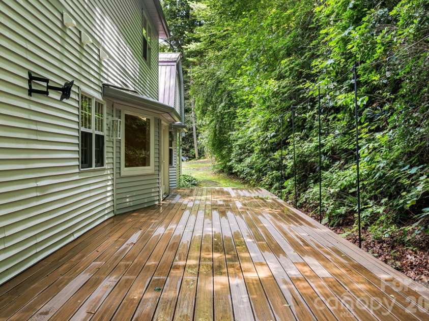94 Paradise Cove Road, Penrose, NC 28766.  MLS# CAR4391944, YatesRealty ID 35275. 