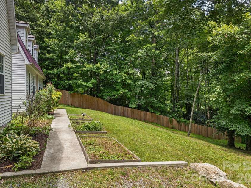 94 Paradise Cove Road, Penrose, NC 28766.  MLS# CAR4391944, YatesRealty ID 35275. 