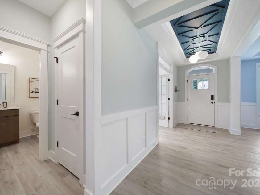 17350 Monocacy Boulevard, Huntersville, NC 28078.  MLS# CAR4289190, YatesRealty ID 35277. 