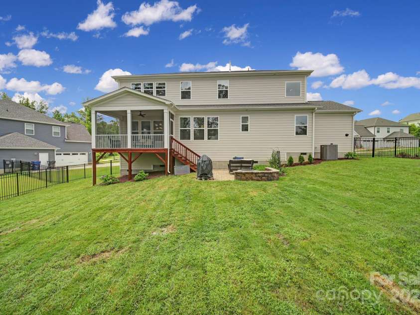 17350 Monocacy Boulevard, Huntersville, NC 28078.  MLS# CAR4289190, YatesRealty ID 35277. 