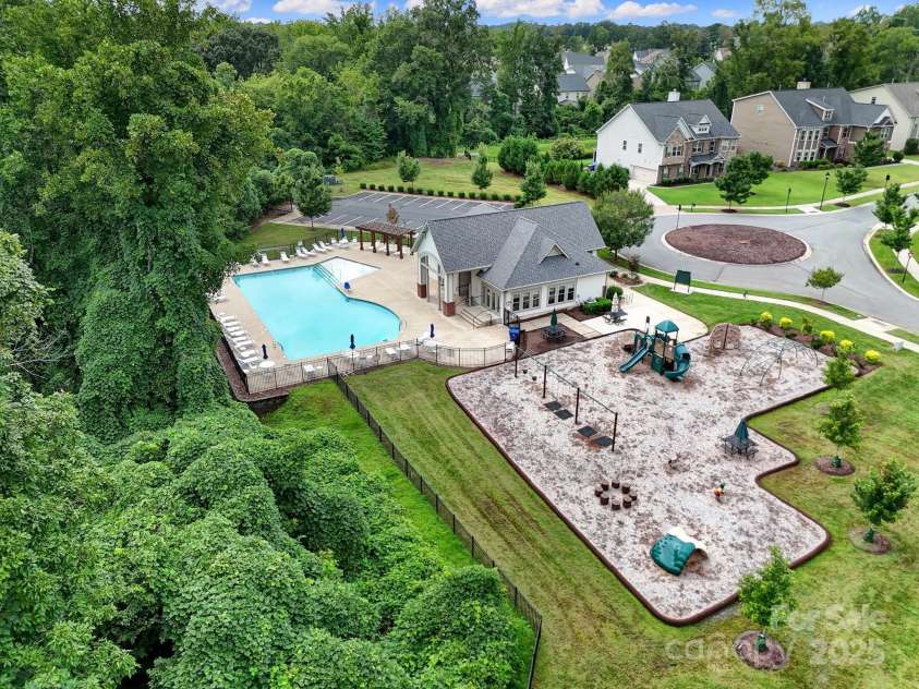 17350 Monocacy Boulevard, Huntersville, NC 28078.  MLS# CAR4289190, YatesRealty ID 35277. 