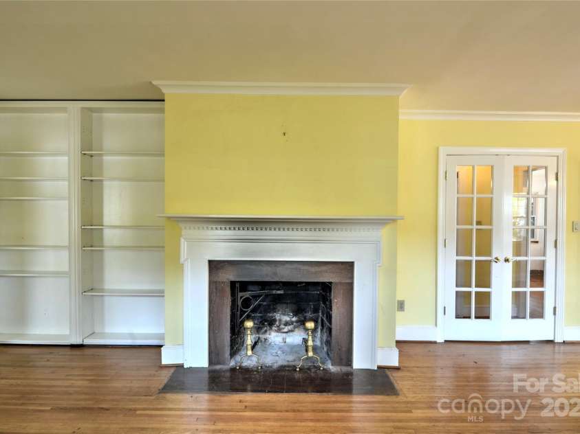 1960 Maryland Avenue, Charlotte, NC 28209.  MLS# CAR4282355, YatesRealty ID 35278. 