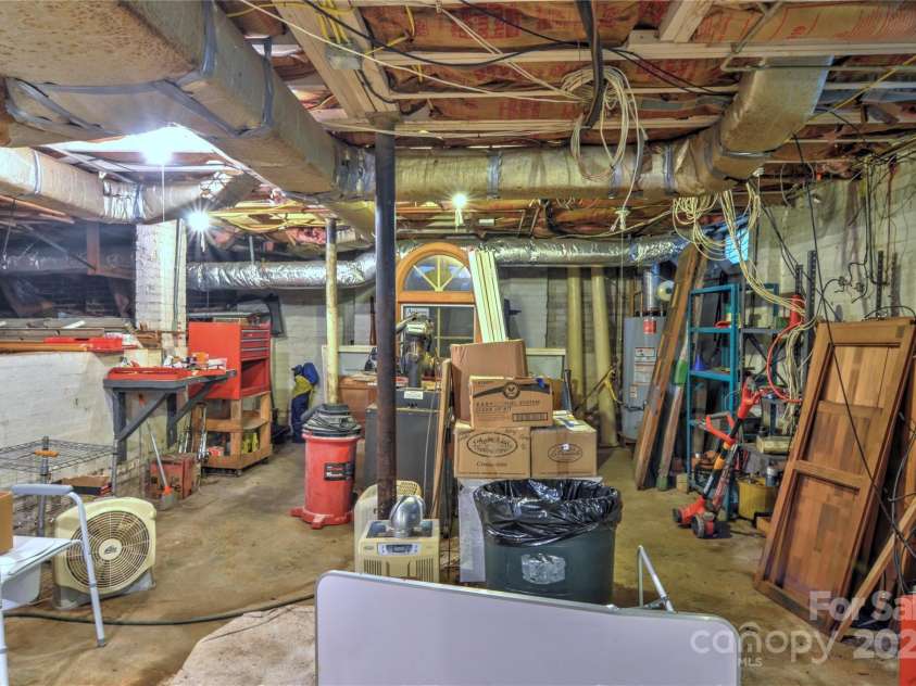 1960 Maryland Avenue, Charlotte, NC 28209.  MLS# CAR4282355, YatesRealty ID 35278. 