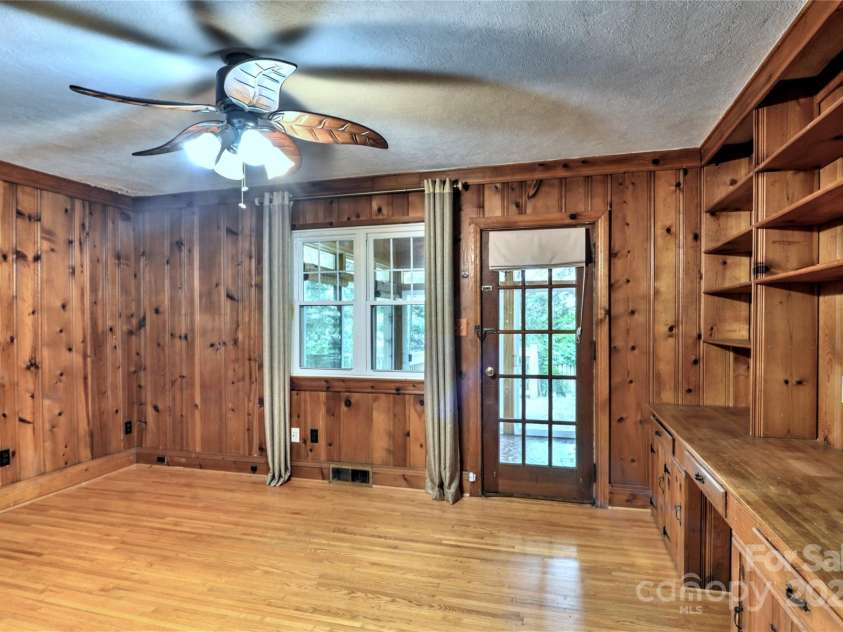 1960 Maryland Avenue, Charlotte, NC 28209.  MLS# CAR4282355, YatesRealty ID 35278. Den with built ins1960 Maryland AveCharlotte NC