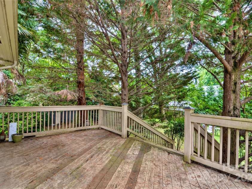 1960 Maryland Avenue, Charlotte, NC 28209.  MLS# CAR4282355, YatesRealty ID 35278. Huge Deck1960 Maryland AveCharlotte NC