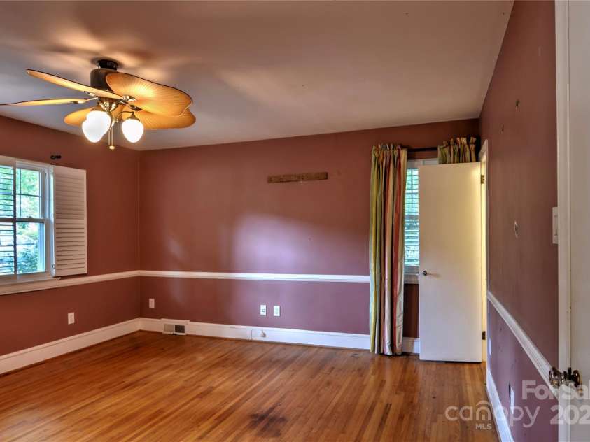 1960 Maryland Avenue, Charlotte, NC 28209.  MLS# CAR4282355, YatesRealty ID 35278. Primary Bedroom with large closet1960 Maryland AveCharlotte NC