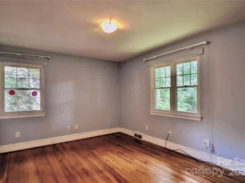 1960 Maryland Avenue, Charlotte, NC 28209.  MLS# CAR4282355, YatesRealty ID 35278. Secondary Bedroom1960 Maryland AveCharlotte NC