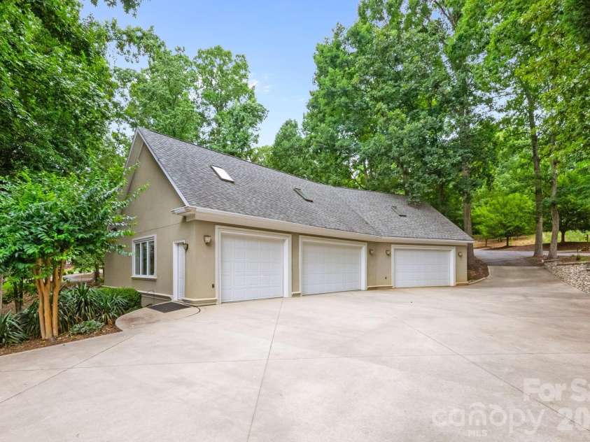 2161 Windy Oaks Road, Fort Mill, SC 29708.  MLS# CAR4392621, YatesRealty ID 35278. 