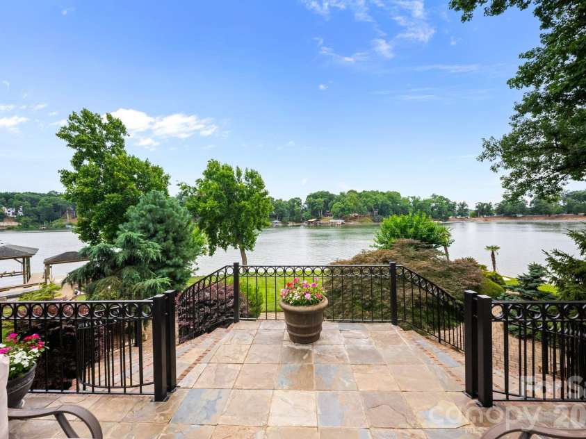 2161 Windy Oaks Road, Fort Mill, SC 29708.  MLS# CAR4392621, YatesRealty ID 35278. 