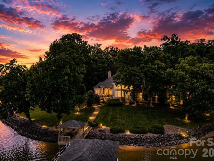 2161 Windy Oaks Road, Fort Mill, SC 29708.  MLS# CAR4392621, YatesRealty ID 35278. 