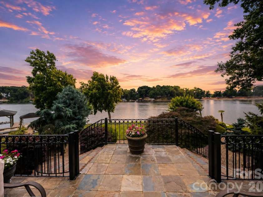 2161 Windy Oaks Road, Fort Mill, SC 29708.  MLS# CAR4392621, YatesRealty ID 35278. 