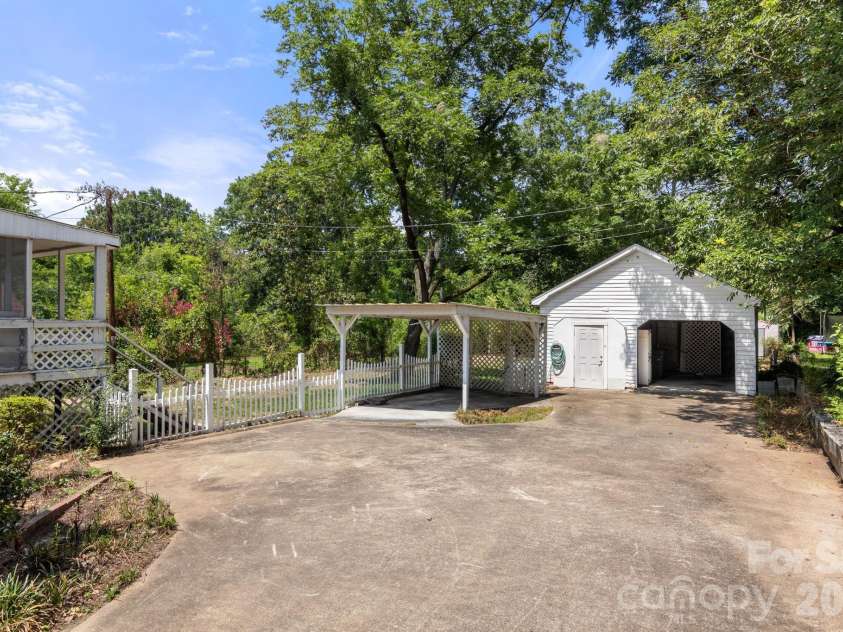 108 Reedy Street, Chester, SC 29706.  MLS# CAR4393209, YatesRealty ID 35279. 
