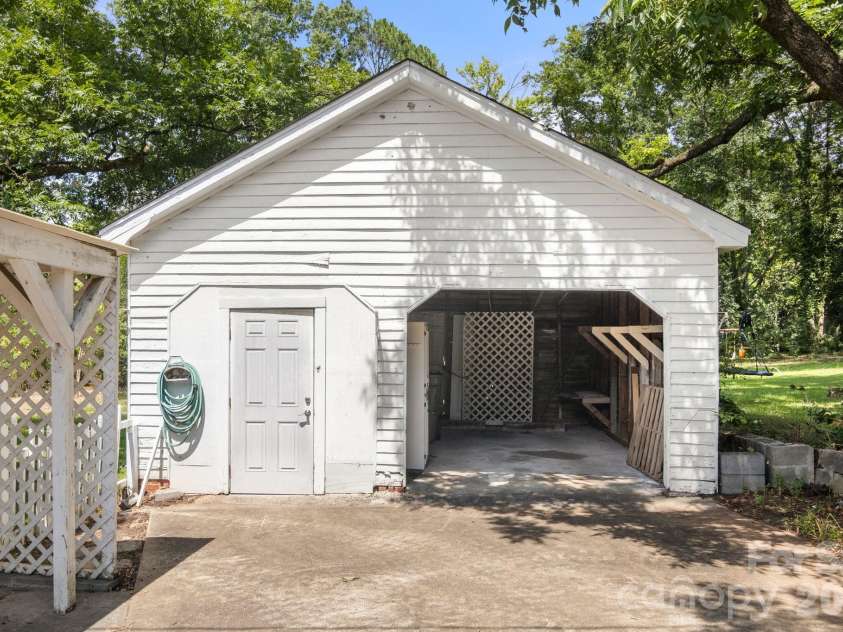 108 Reedy Street, Chester, SC 29706.  MLS# CAR4393209, YatesRealty ID 35279. 
