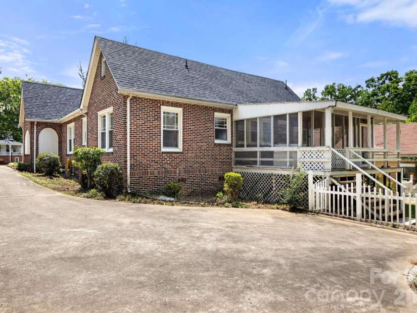 108 Reedy Street, Chester, SC 29706.  MLS# CAR4393209, YatesRealty ID 35279. 