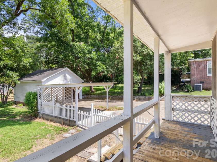 108 Reedy Street, Chester, SC 29706.  MLS# CAR4393209, YatesRealty ID 35279. 