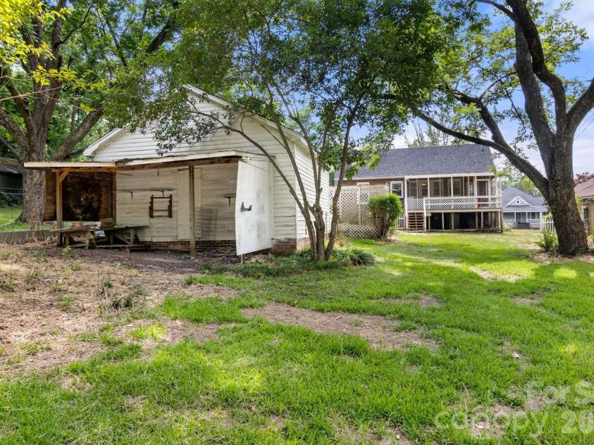 108 Reedy Street, Chester, SC 29706.  MLS# CAR4393209, YatesRealty ID 35279. 