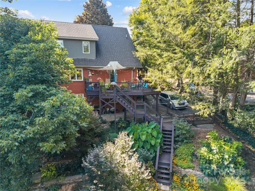 179 Marlborough Road, Asheville, NC 28804.  MLS# CAR4294288, YatesRealty ID 35279. 