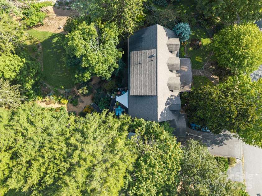 179 Marlborough Road, Asheville, NC 28804.  MLS# CAR4294288, YatesRealty ID 35279. 