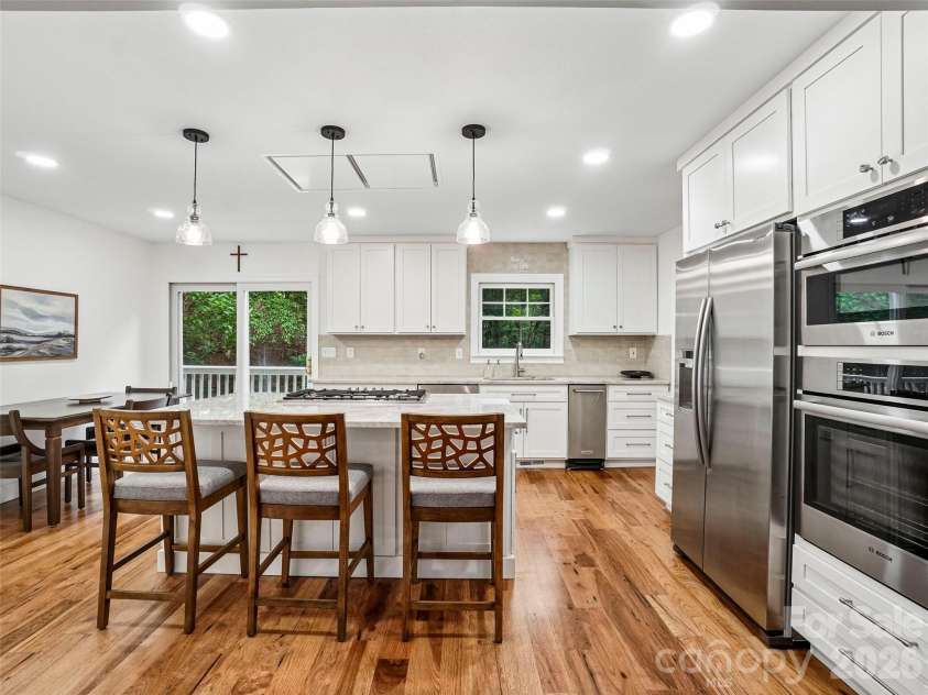 10 Chestnut Top Circle, Mills River, NC 28759.  MLS# CAR4392677, YatesRealty ID 35280. 