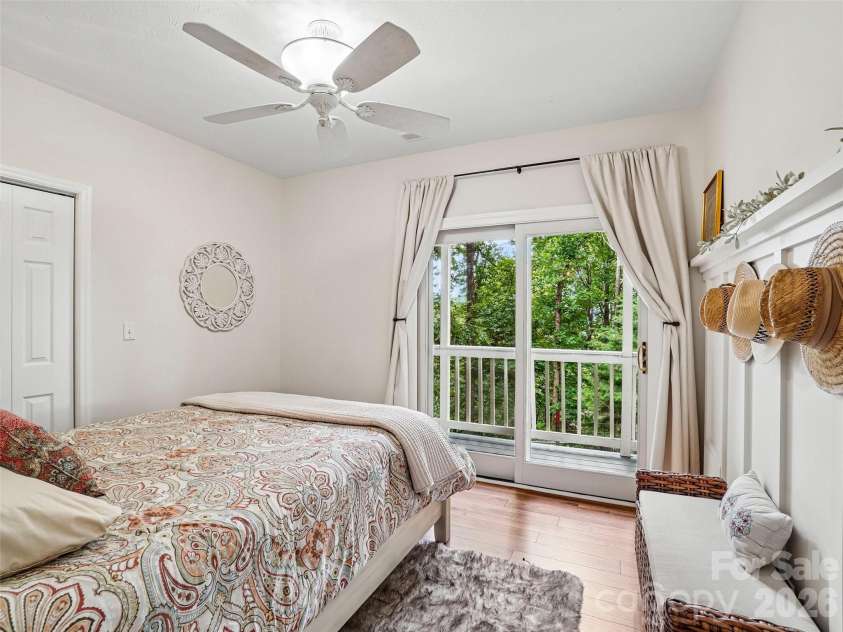 10 Chestnut Top Circle, Mills River, NC 28759.  MLS# CAR4392677, YatesRealty ID 35280. 